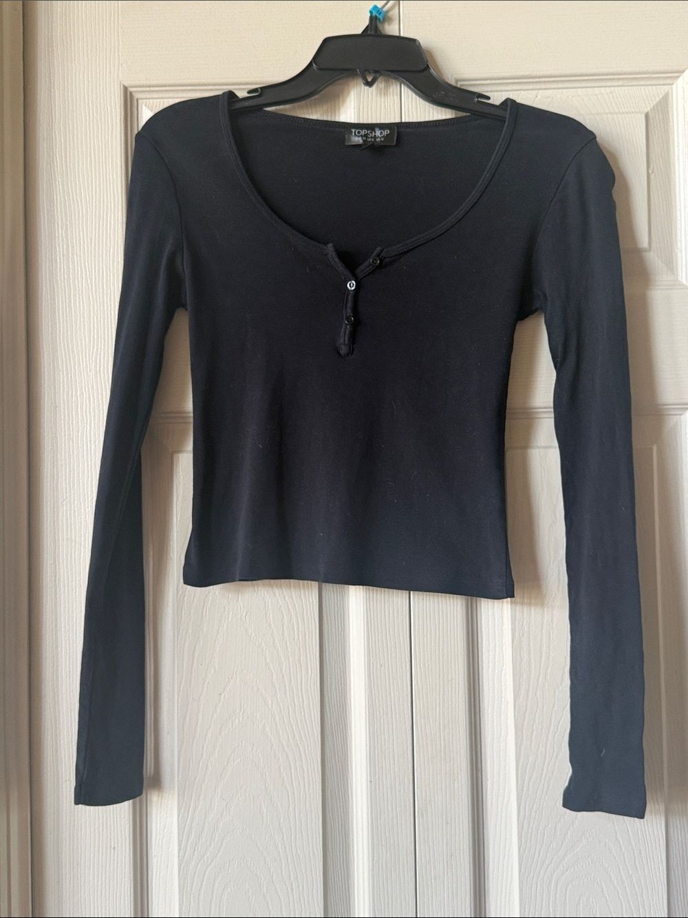 Topshop Black Long-Sleeve Cropped Henley Top